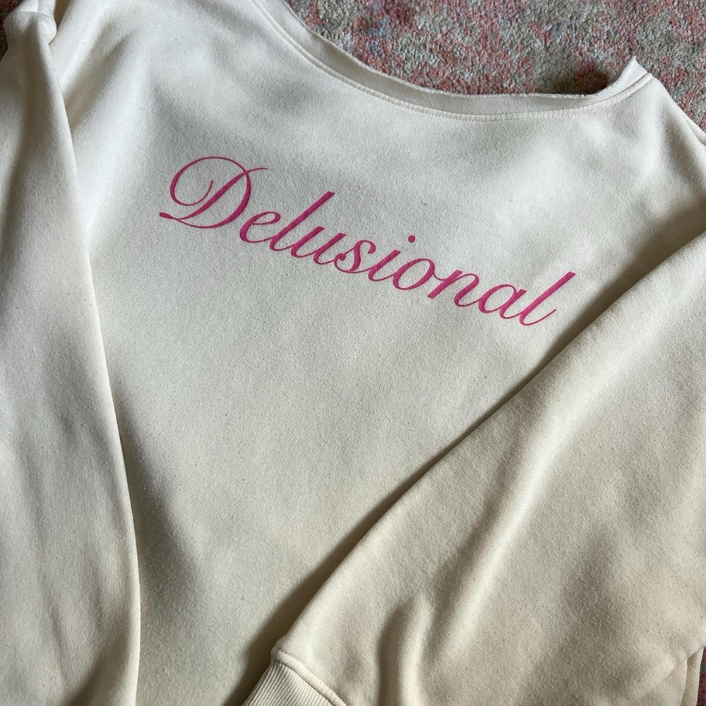 Cream Sweatshirt with Pink 'Delusional' Print
